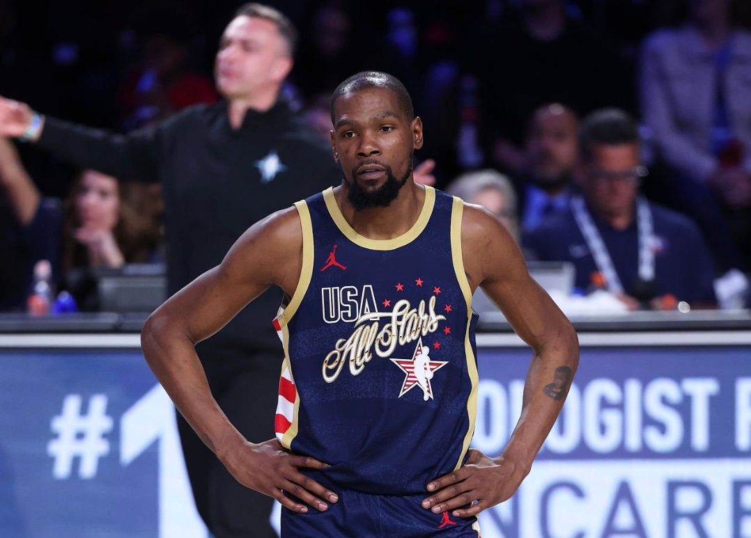 Durant al centro delle polemiche: scovato probabile account fake